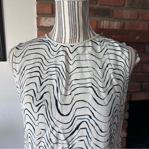 NWT Jigsaw Patella Wave Pleat Back Dress in Cool Sand Sz 4 US - Picture 5 of 9